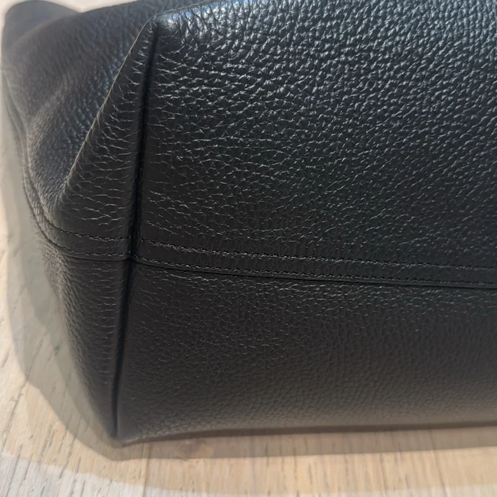 Cuyana Structured Black Leather Tote Bag - Like New! - Picture 11 of 16